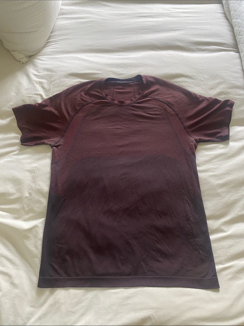 Men's Performance Short-Sleeve Crew Neck Shirt - Deep Burgundy